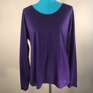 Under Armour all seasonal gear semi fitted xl top